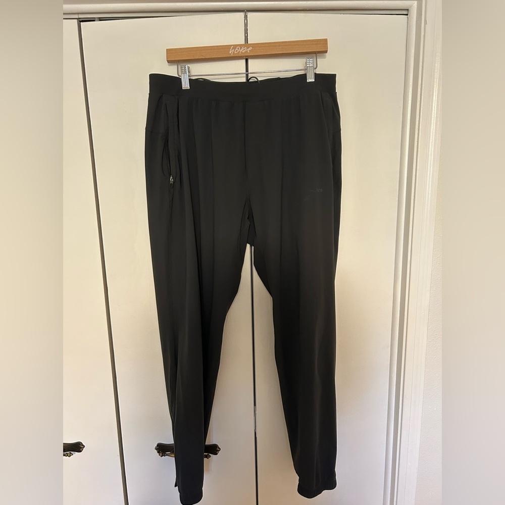 Lululemon Surge Jogger. Men’s XL